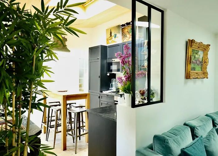 Maison De Charme A Cote De L'hippodrome Holiday home *